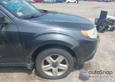 2010 Subaru Forester 2.5X Premium z USA, uszkodzony, nr VIN JF2SH6CC8AH736599